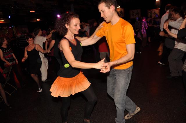 min 2010 11 13 fous swing 194